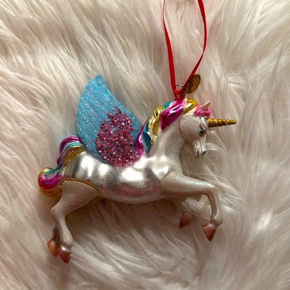 UNICORN CHRISTMAS ORNAMENT
Glass Glitter NWT 2017 PEGASUS ALICORN RAINBOW COLORS - Picture 2 of 4